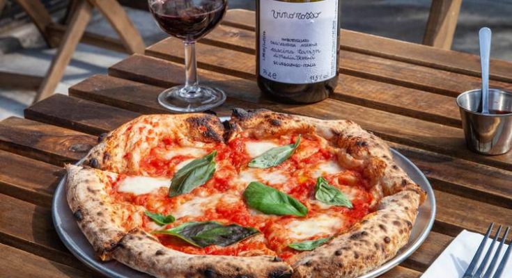 Slice of Life: The Delicious World of Pizza Dining